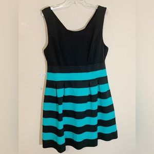 New York & Co (size XL)Black & Turquoise Sleeveless Stripped Dress with pleats